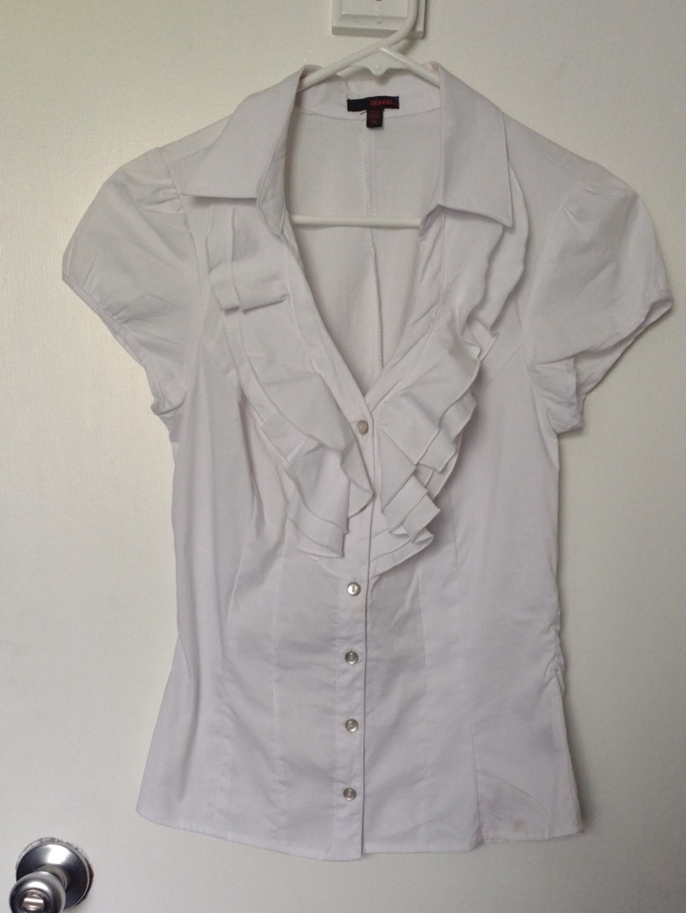 BONGO White Ruffle-Front Short Sleeve Blouse Size Medium